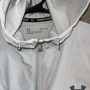 Under Armour Full Zip Hooded Jacket Fitted.  Grey Small - Workout Or Rain Jacket
